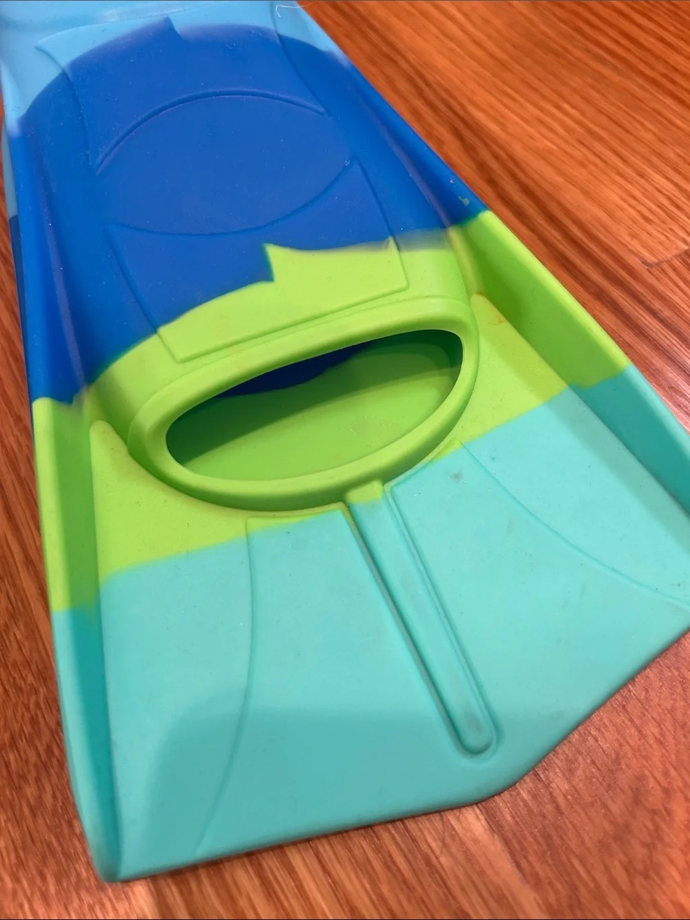 Kids Water Fins Blue Green aqua stripes size xs 12-1 USA water shoes flippers